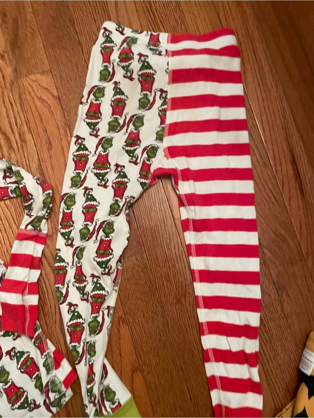 Hanna Andersson White Pajama Set with Red & Green Grinch Print